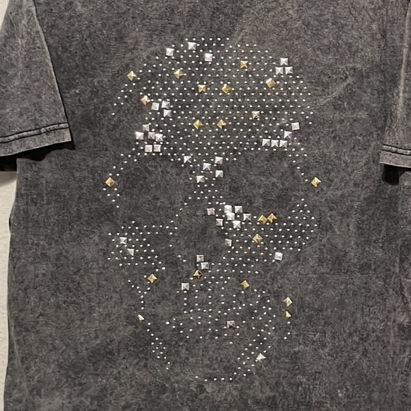 HALLOWEEN SKULL SIVER EMBELLISHMENT SHIRT - Picture 4 of 5